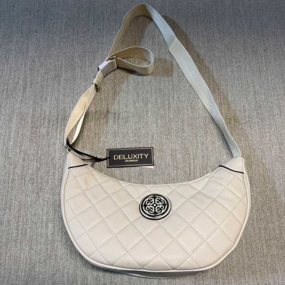 Fashion purse women’s white/cream colored brand new